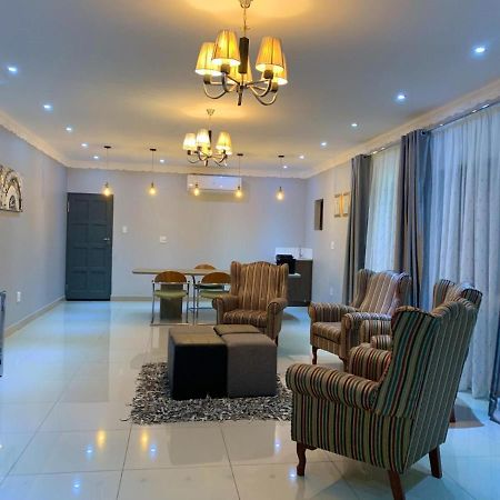 Airport Lodge Newcastle Buitenkant foto